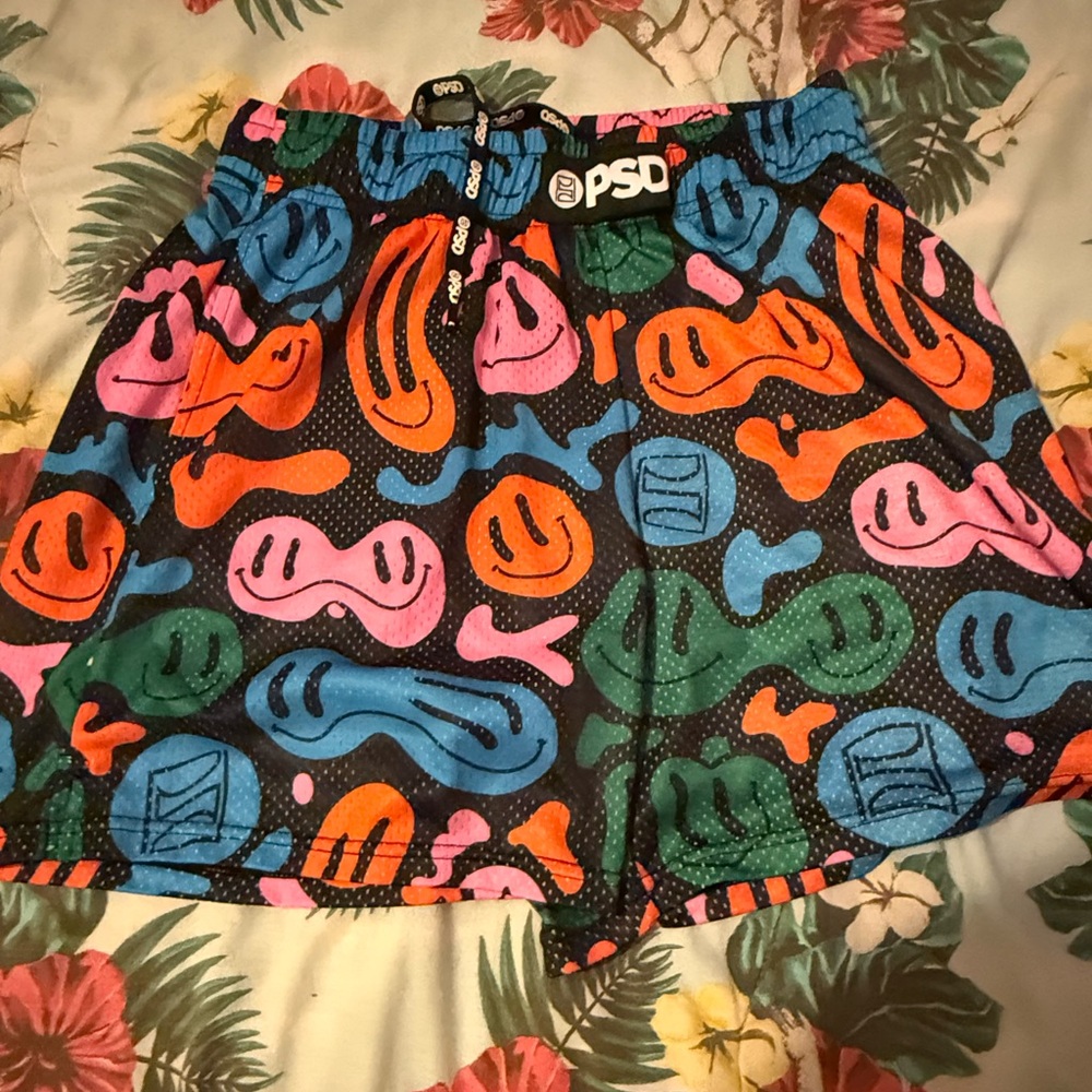 Psd Multicolor Smiley Pattern Shorts - image 1